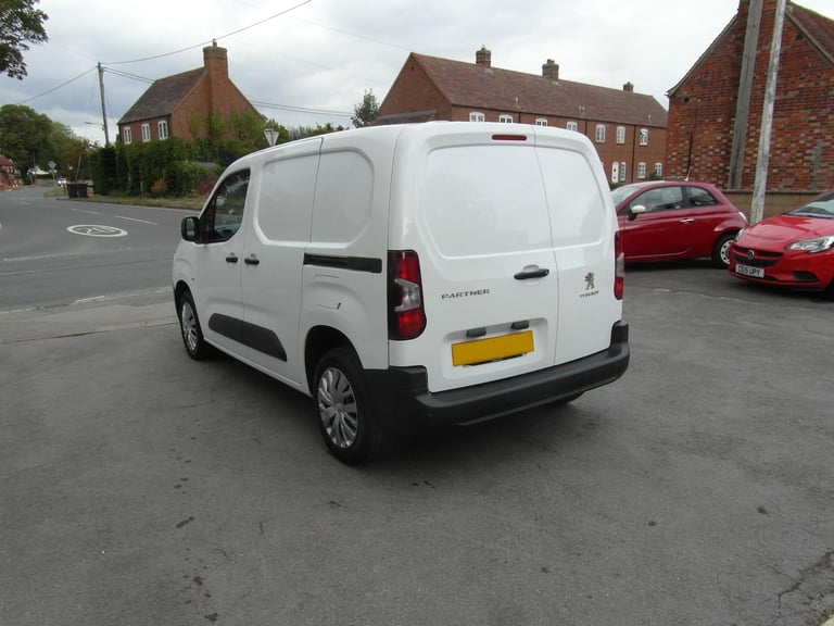 2021 Peugeot Partner 1.5 HDi  Pro  ( NO VAT ) Hdi SWB L1 Car Derived Van Diesel Manual