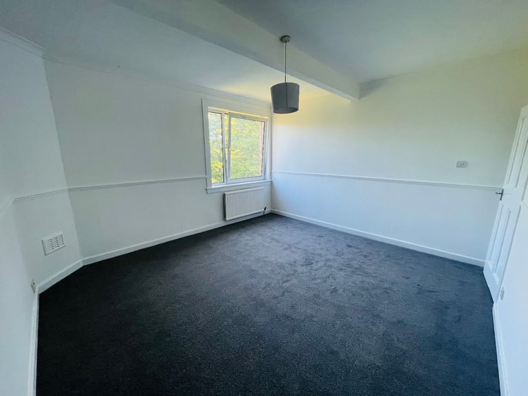 2 Bedroom Flat, Hutchison Crossway, Edinburgh