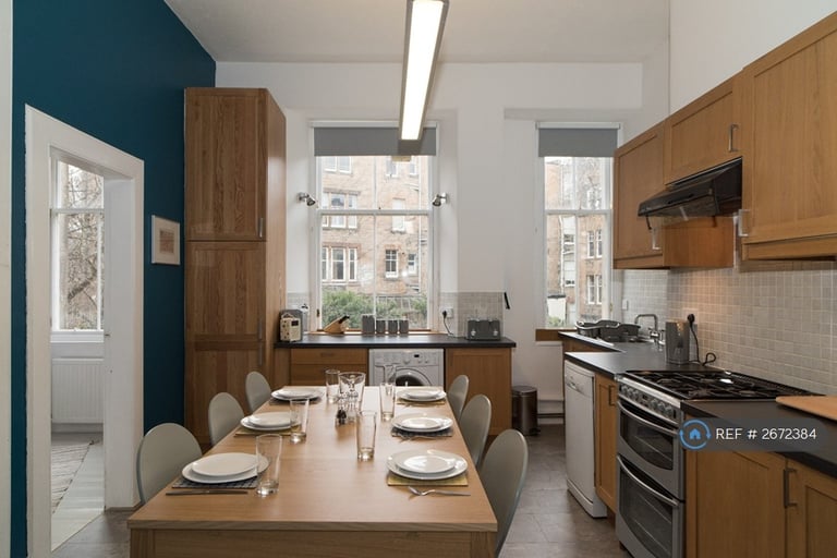 3 bedroom flat in Haymarket Terrace, Edinburgh, EH12 (3 bed) (#2672384)