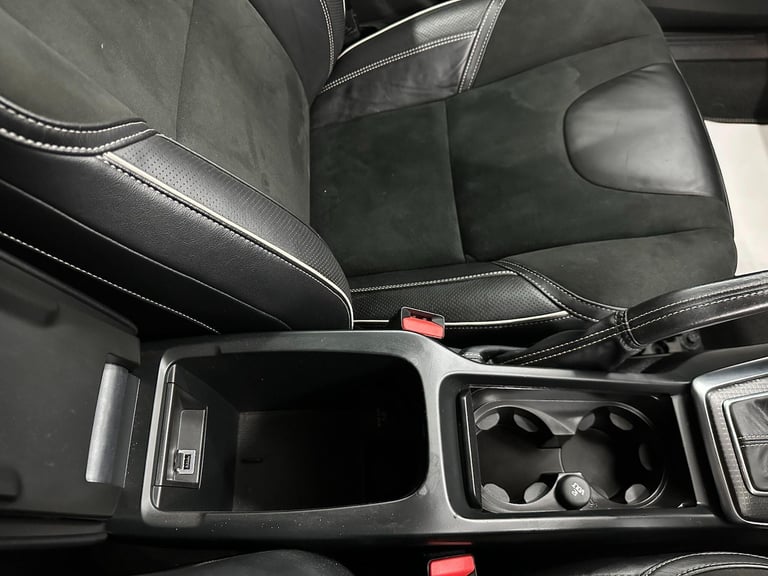 2017 Volvo V40 2.0 D2 R-Design Nav Plus Auto Euro 6 (s/s) 5dr HATCHBACK Diesel Automatic