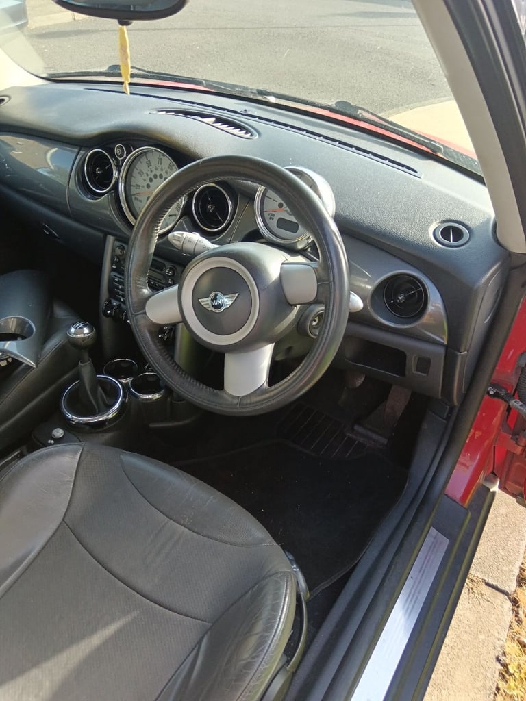 mini R50 3 spoke steering wheel, good condition 