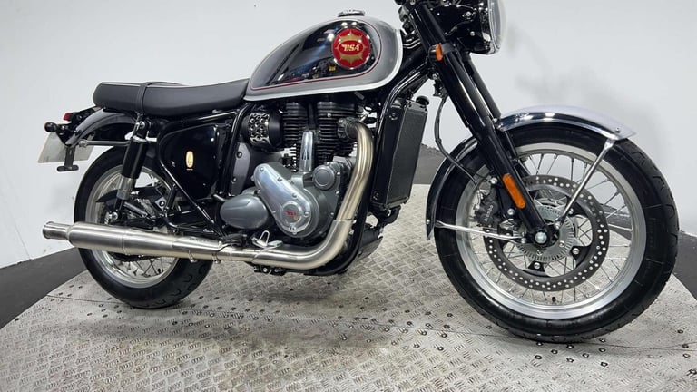 BSA Gold Star 650 2024 only 324 miles retro bike with a twist 650cc single
