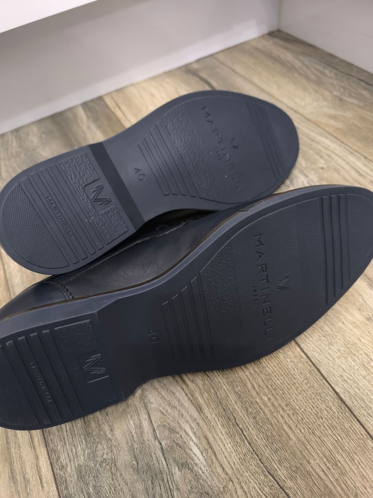 Martinelli leather  men's shoes size 40 (6.5 UK) new