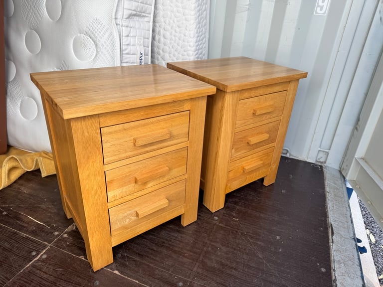 solid oak bedside cabinets possible Delivery 
