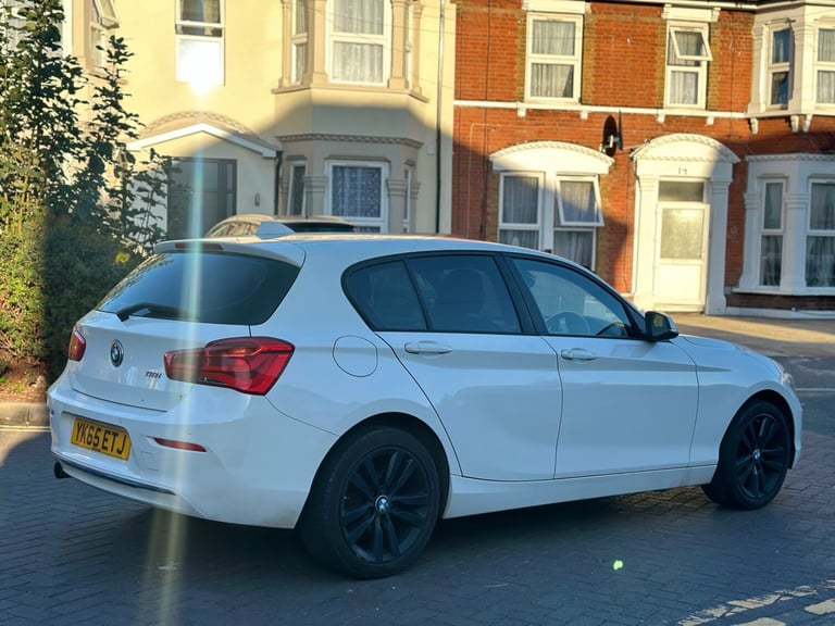 2015 BMW 1 Series 118i [1.5] Sport 5dr HATCHBACK Petrol Manual