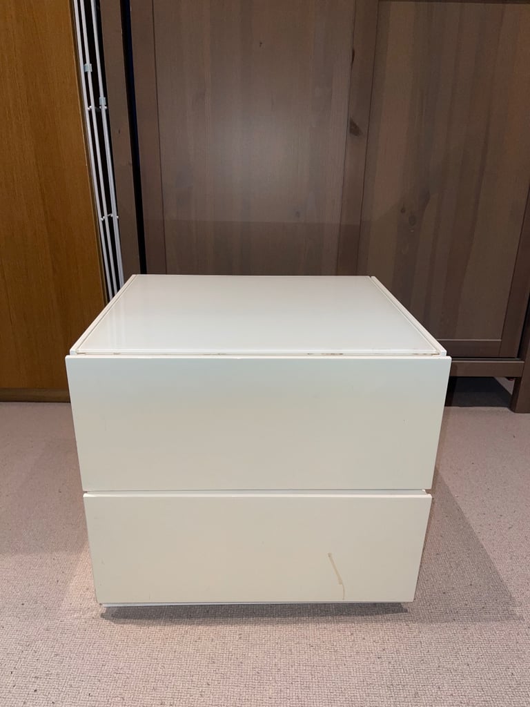 White Gloss 2-Drawer Bedside Table / Chest of Drawers