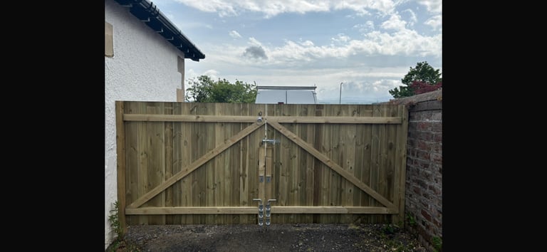 Fence and gate