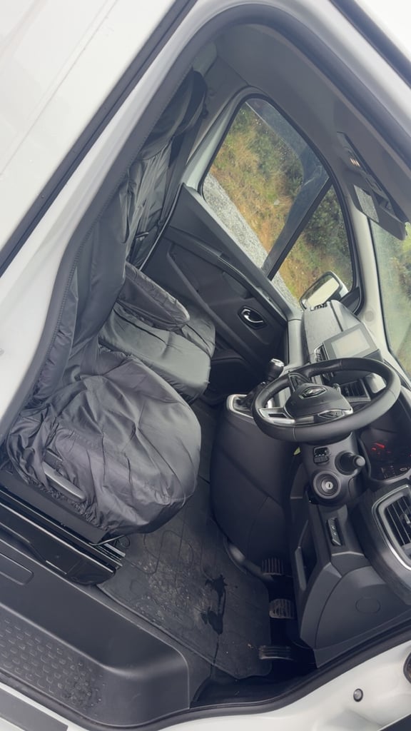 Renault, TRAFIC, Panel Van, 2024, Manual, 1997 (cc)