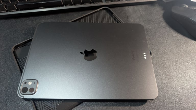 iPad M4 11 inch 256GB Wifi only version Space Black