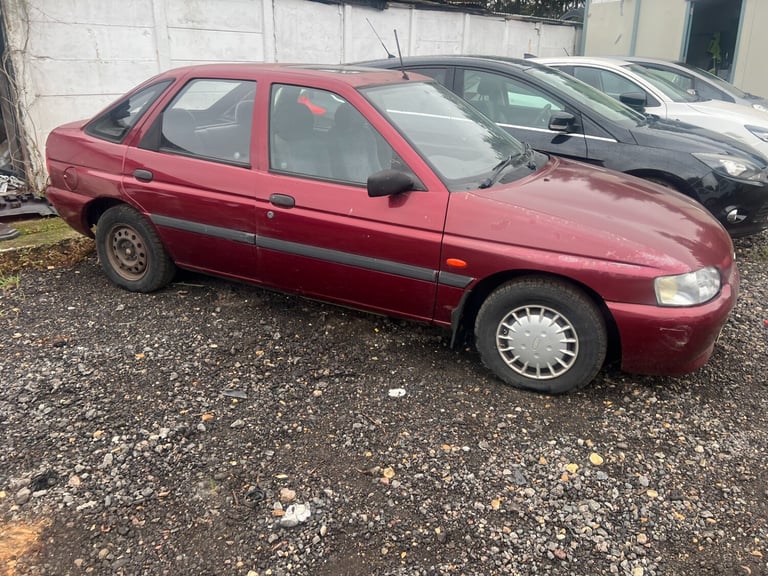 Cheap 1997 Ford Escort 1.6i Flight Hatchback 5dr HATCHBACK Petrol Manual for sale in Stanford-le-Hope, Essex
