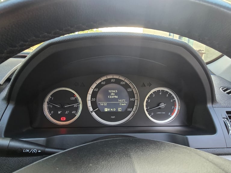 2010 Mercedes-Benz C Class C180 CGI BlueEFFICIENCY Executive LEATHER 90DAYS WARRANTY AUTO SALOON ...