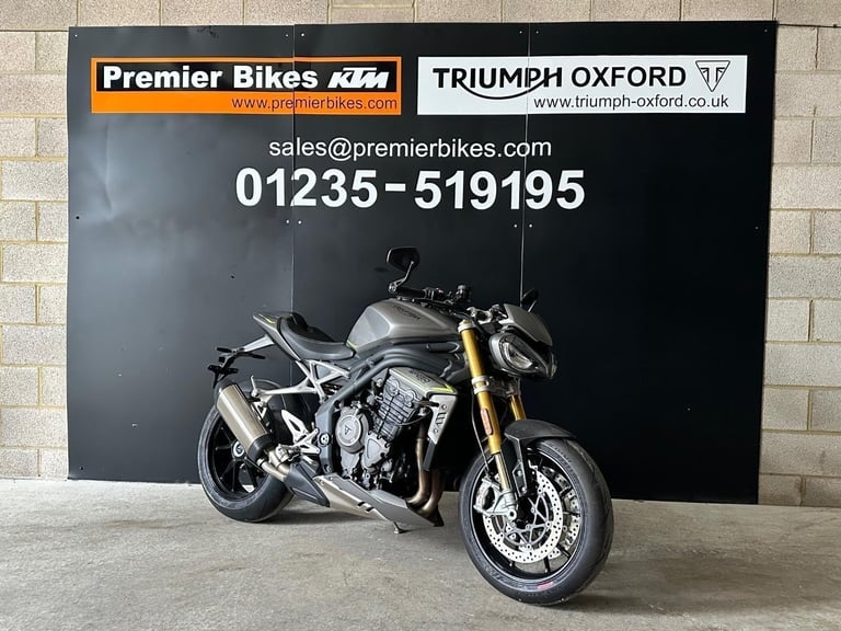 STUNNING ONE OWNER 2021/21 TRIUMPH SPEED TRIPLE 1200 RS MOTORCYCLE