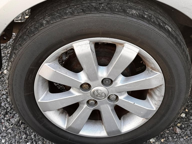  Toyota Yaris 1.3 VVT-i Zinc Hatchback 5dr Petrol Manual (141 g/km, 85 bhp) Petrol Manual