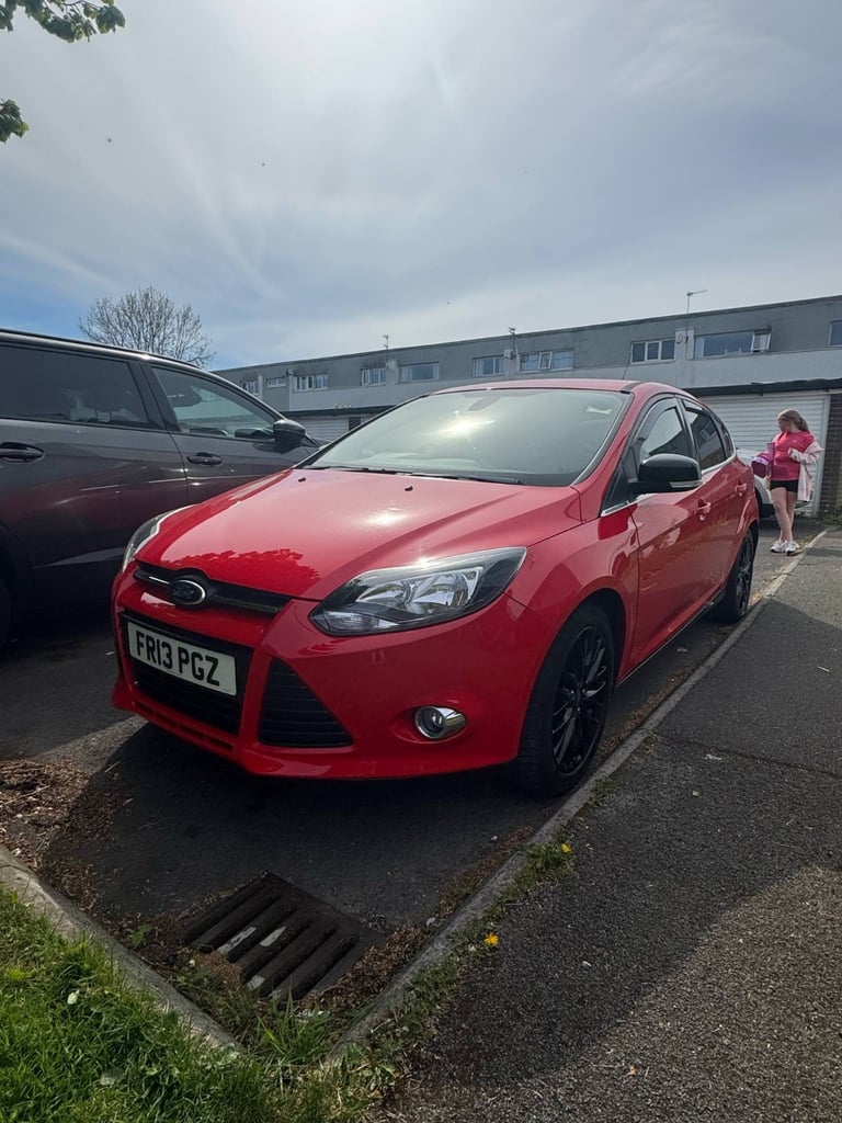 Ford, FOCUS, Hatchback, 2013, Manual, 998 (cc), 5 doors