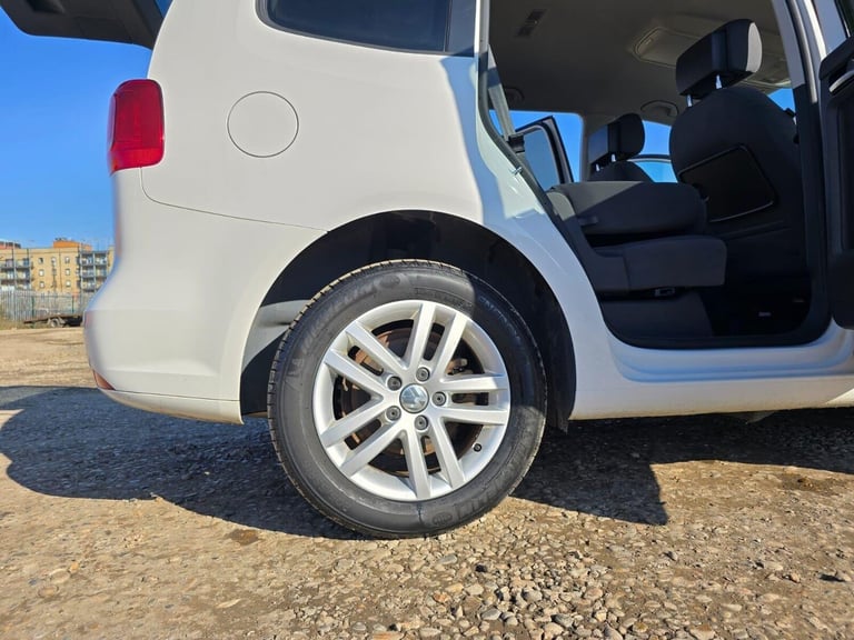 2014 Volkswagen Touran 1.4 TSI BlueMotion Tech SEL DSG Euro 6 (s/s) 5dr MPV Petrol Automatic