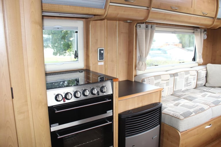 2009 "59" Plate Auto Trail Apache SE 634U Luxury 4 Berth Motorhome, Rear Lounge