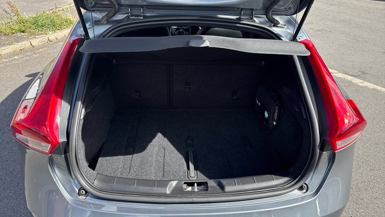 2019 Volvo V40 1.5 T3 R-Design Edition Hatchback 5dr Petrol Auto Euro 6 (s/s) (152 ps) Hatchback ...