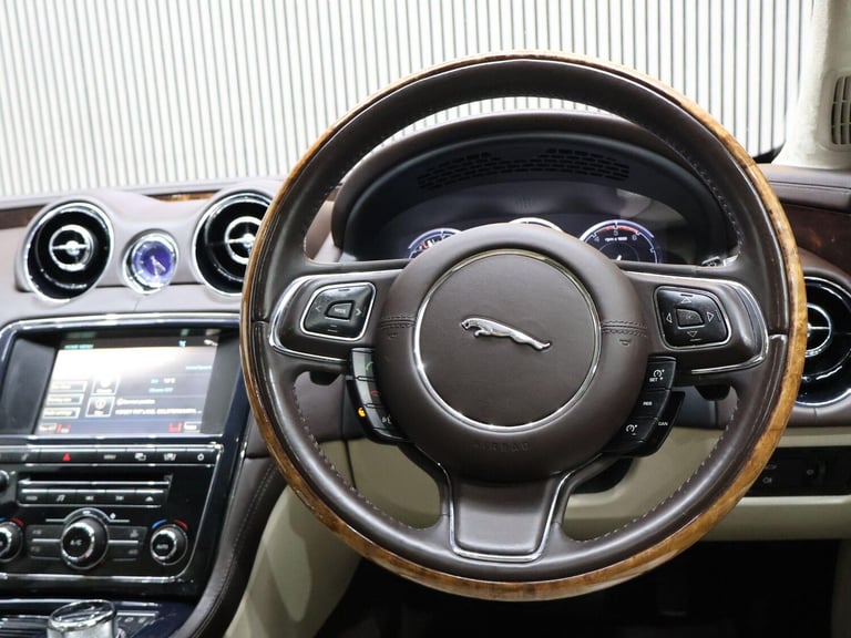 2010 Jaguar XJ 3.0d V6 Portfolio 4dr Auto SALOON DIESEL Automatic