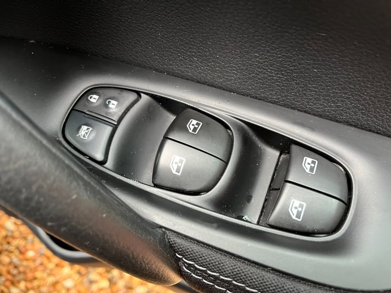 2017 Nissan Qashqai 1.5 dCi N-Connecta SUV 5dr Diesel Manual Euro 6 (s/s) (110