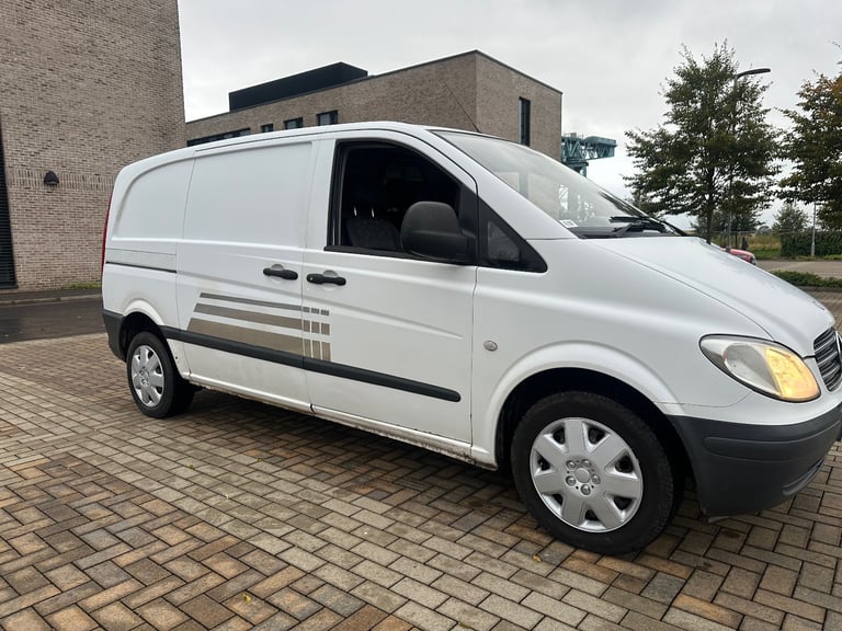 Mercedes vito 109cdi twin side loading doors 2009 reg