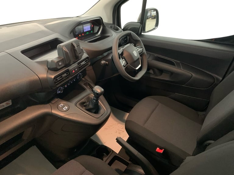 2025 Peugeot Partner 1.5 BlueHDi 100 Professional Crew Van PANEL VAN DIESEL Manual