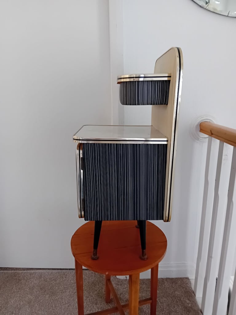 Bedside cabinet 