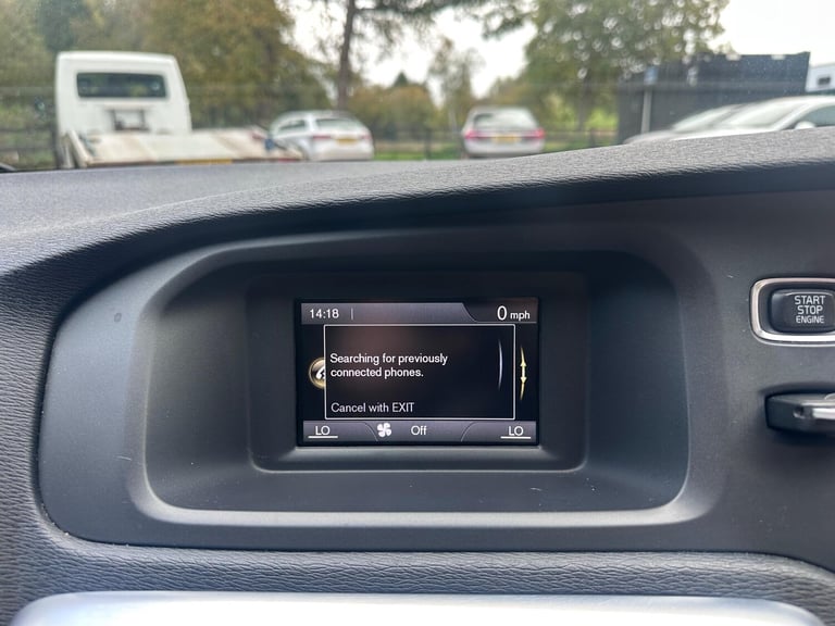 2015 Volvo V40 1.6 D2 R-Design Lux Powershift Euro 5 (s/s) 5dr HATCHBACK Diesel Automatic