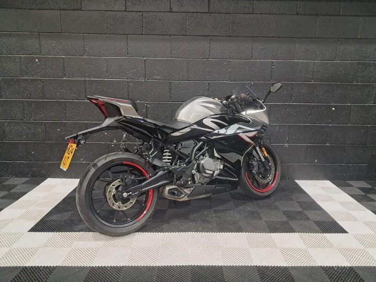 2024 24 CFMOTO 300SR 300 SPORT RACING PETROL MANUAL EURO 5 (28 PS)