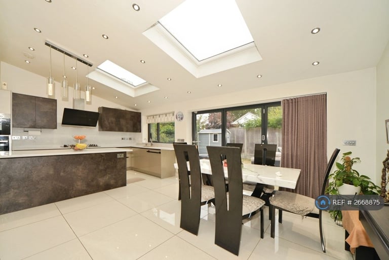 4 bedroom house in Lysander Way, Orpington, BR6 (4 bed) (#2668875)