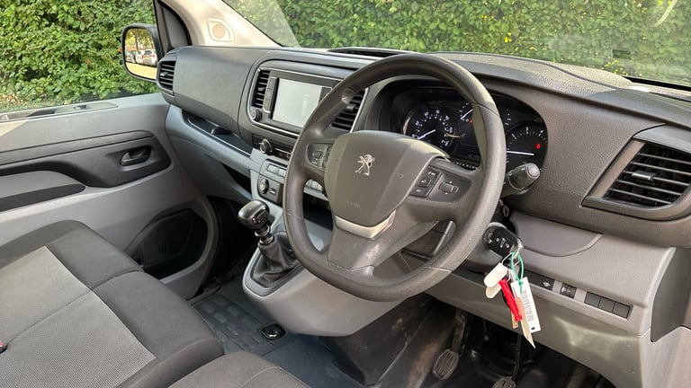 2022 Peugeot Expert Standard Diesel 1000 1.5 BlueHDi 100 Professional Premium Van Van Diesel Manual