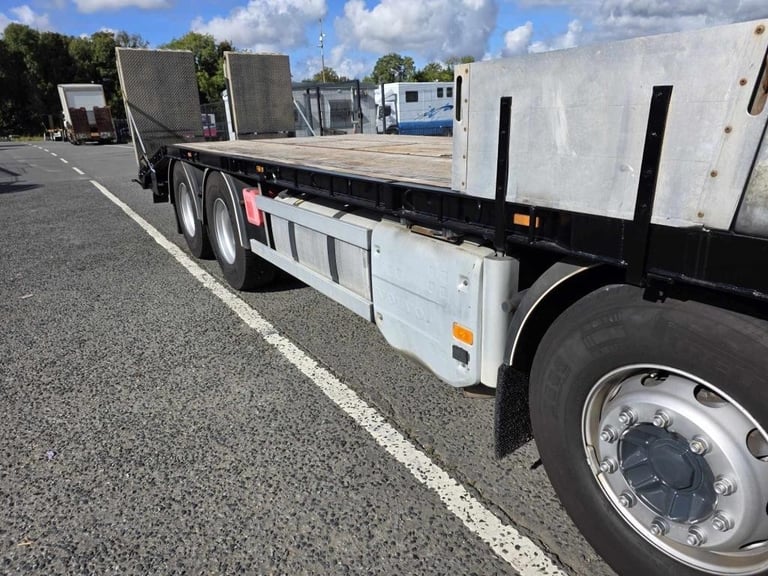 2020 Volvo FM430 8X4 27ft Beavertail/ Flat