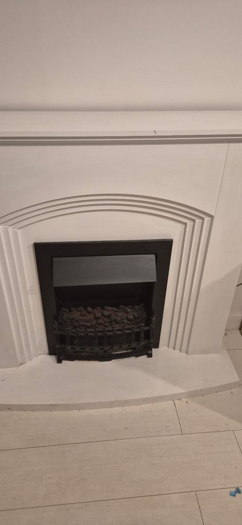 image for White electric fireplace in excellent condition 