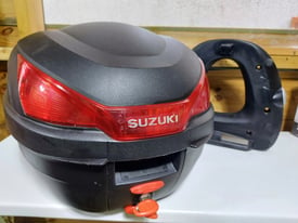 Suzuki Top Box & Mounting Plate £70 ono