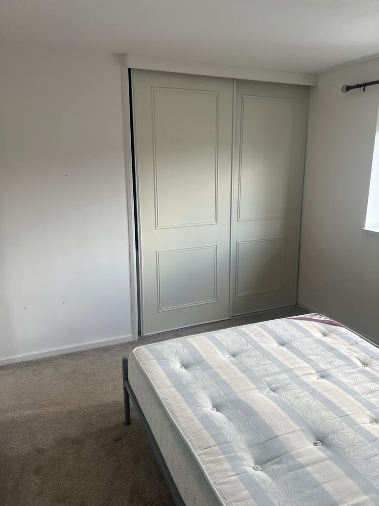 Double Room £400pm