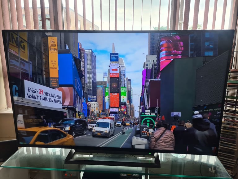 TOSHIBA 65 INCH SMART 4K UHD HDR LED FIRE TV WITH WIFI, FREEVIEW & FREESAT HD 