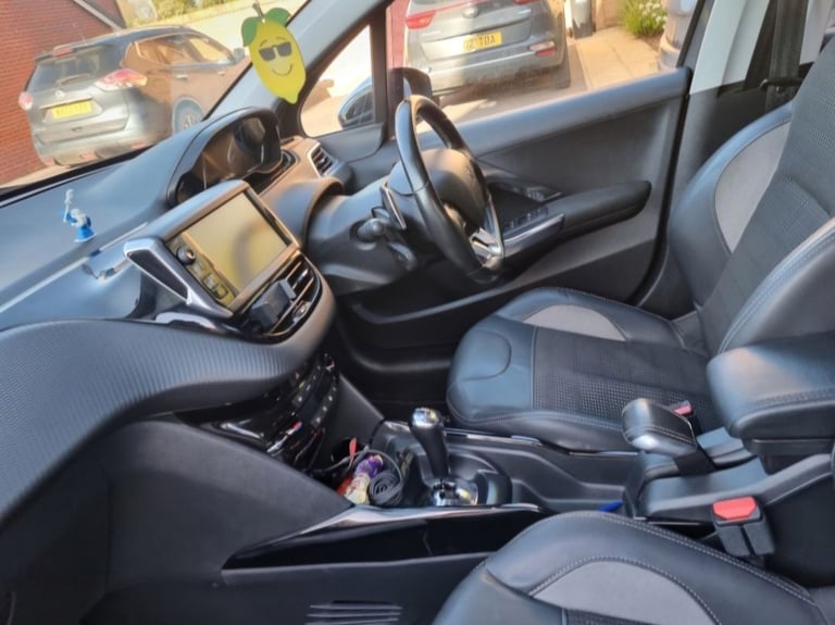 Peugeot, 2008, Hatchback, 2015, Semi-Auto, 1560 (cc), 5 doors