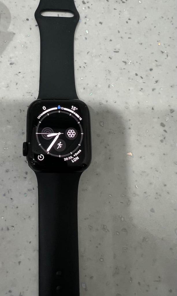   Apple Watch SE 40mm( second edition )battery health 98%