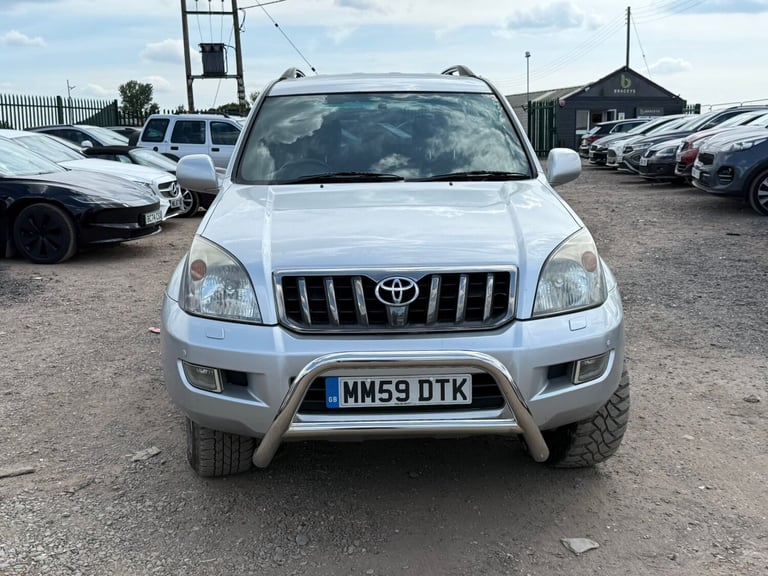 2010 59 TOYOTA LAND CRUISER LIMITED EDITION 3.0 D-4D AUTOMATIC 8 SEATER SILVER