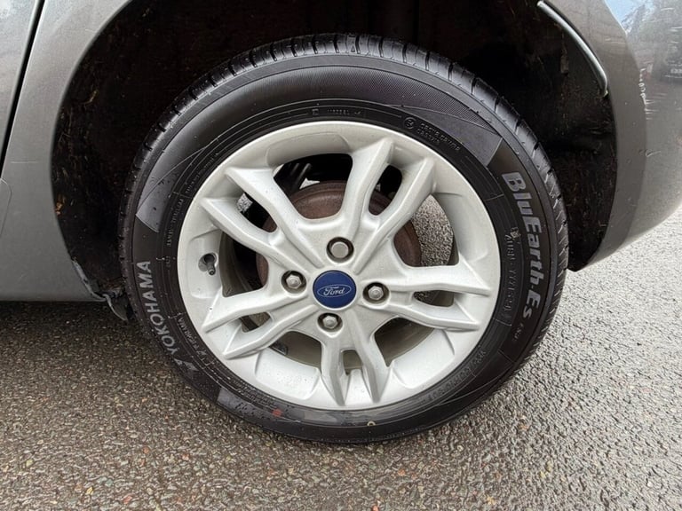 2016 Ford Fiesta 1.0T EcoBoost Zetec Hatchback 5dr Petrol Powershift Euro 6 (100 ps) Hatchback Pe...