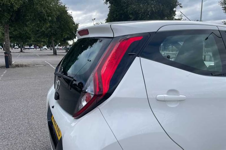 2021 Toyota AYGO 1.0 VVT-i x-play Hatchback 5dr Petrol Manual Euro 6 (Safety Sense) (71 ps) Hatch...