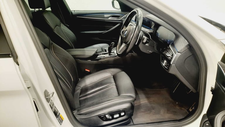2022 BMW 5 Series 530e xDrive M Sport 4dr Auto Saloon Plug-In Hy Automatic