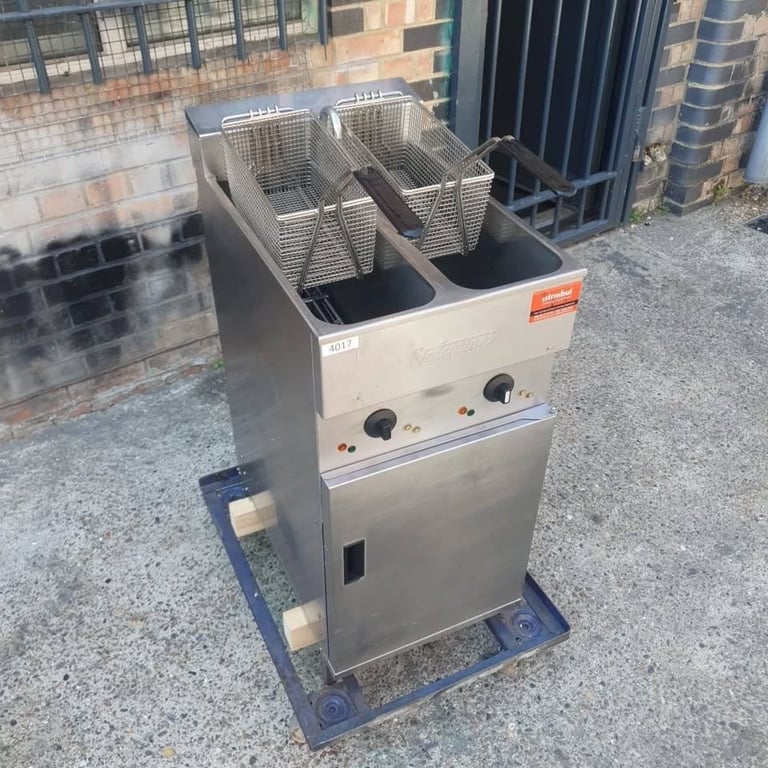 image for Valentine Fryer V2200P - 3 Phase Electric Fryer with Filtration system - 04/11