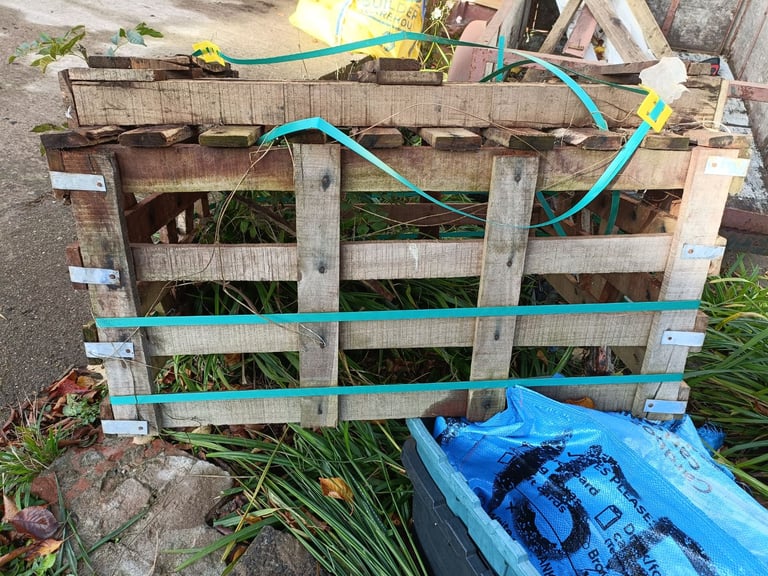 Large study wooden crate