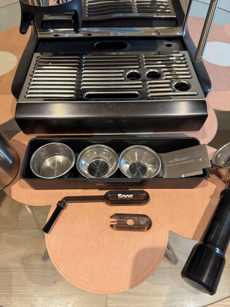 Sage The Barista Express Impress SES876BST Coffee Machine Black Stainless Steel