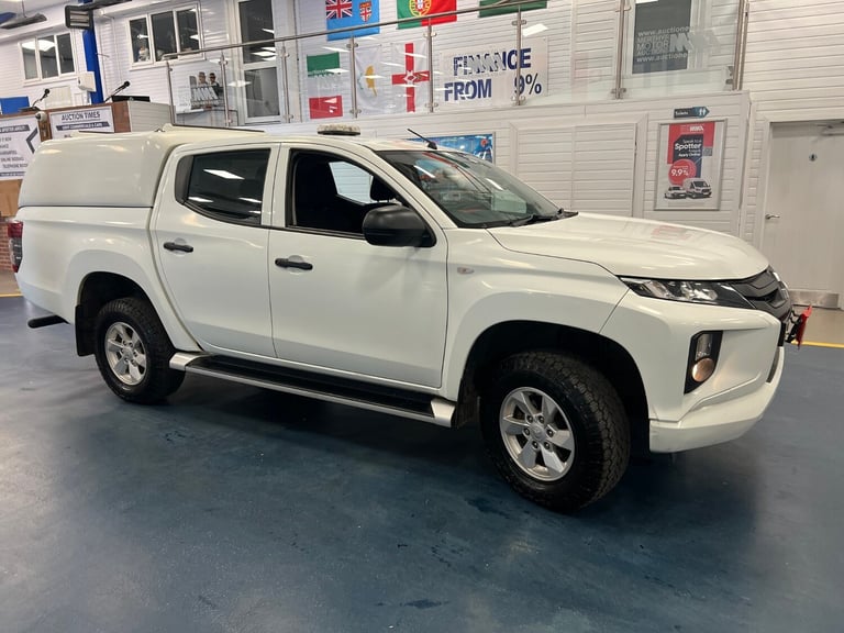2020 Mitsubishi L200 4LIFE 2.3DI-D 150PS 4X4 DOUBLE CAB PICK UP C/W REAR PRO TOP (EURO 6) PICK UP...