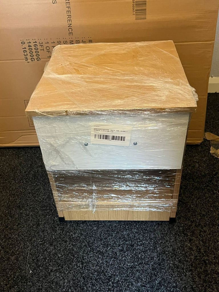 Vancouver Bedside Cabinet with Drawer and Shelf