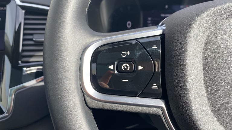 2024 Volvo XC90 2.0 T8 PHEV Ultra Dark 5dr AWD Geartronic Estate Estate Hybrid Automatic