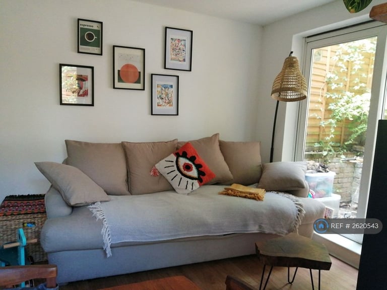 1 bedroom flat in Birkbeck Road, London, W3 (1 bed) (#2620543)