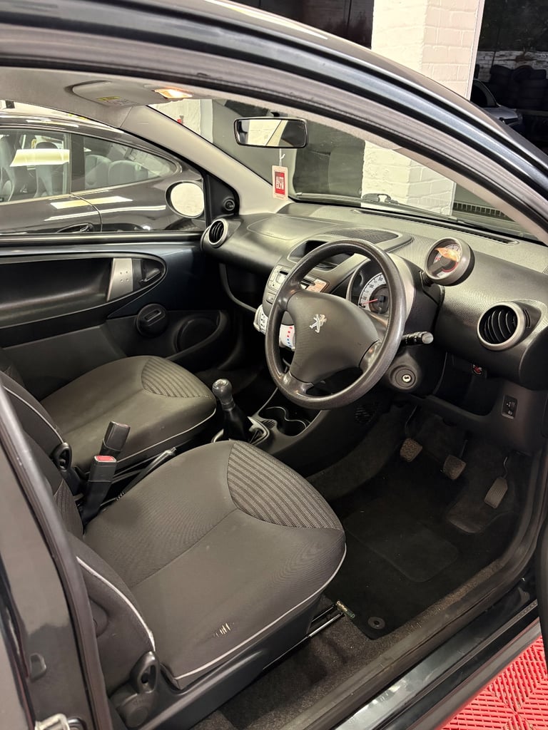 Peugeot, 107, Hatchback, 2014, Manual, 998 (cc), 3 doors