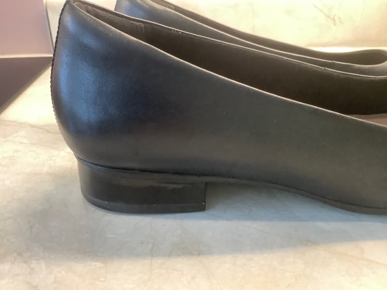 Ladies Clarkes shoes